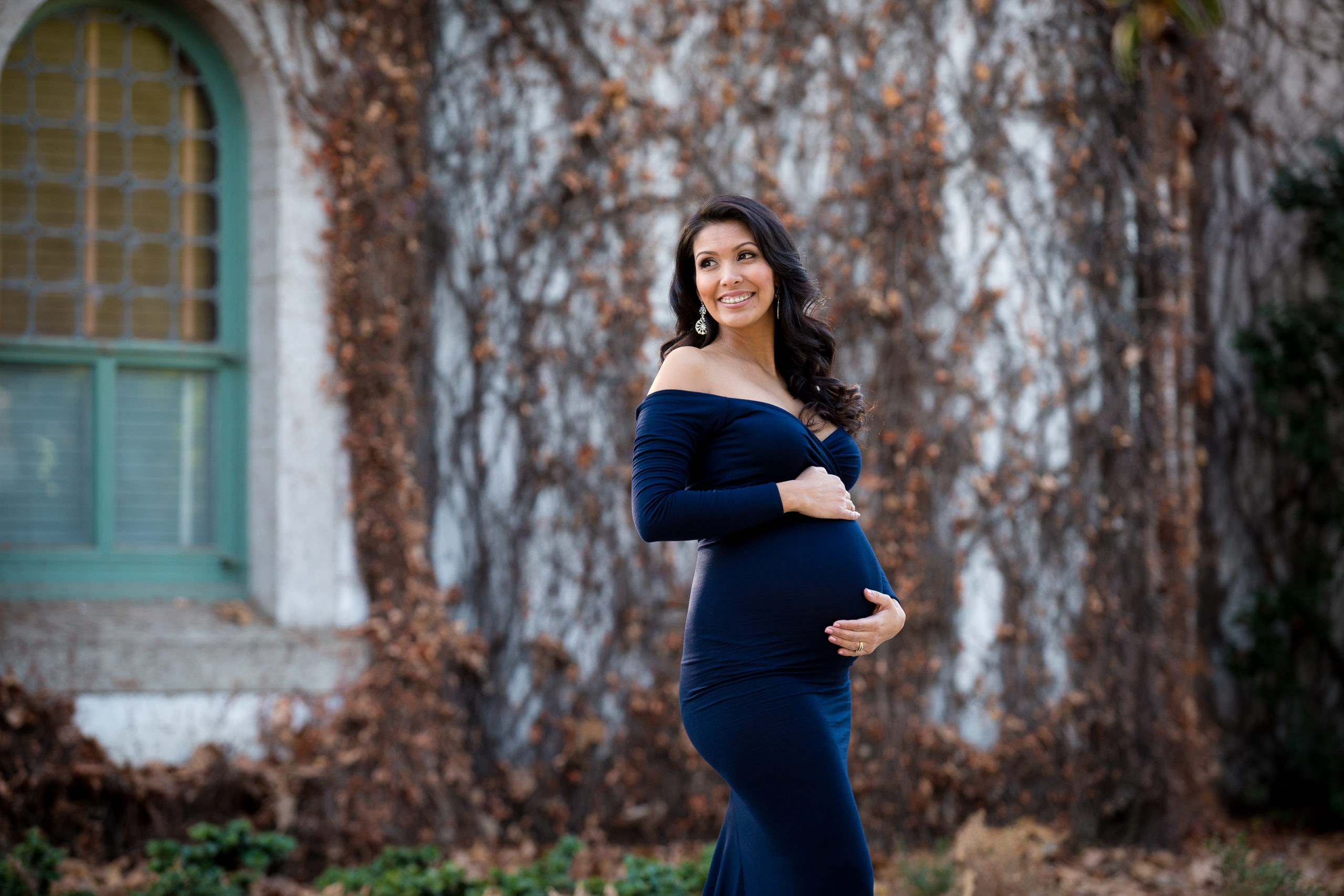 Maternity and family photographer based in Columbia, mo