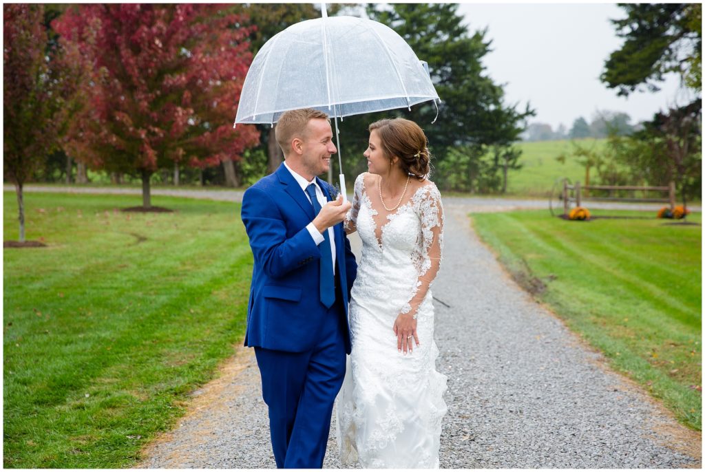 Rainy wedding day portraits, fall wedding in Columbia MO by Bella Faith Photography