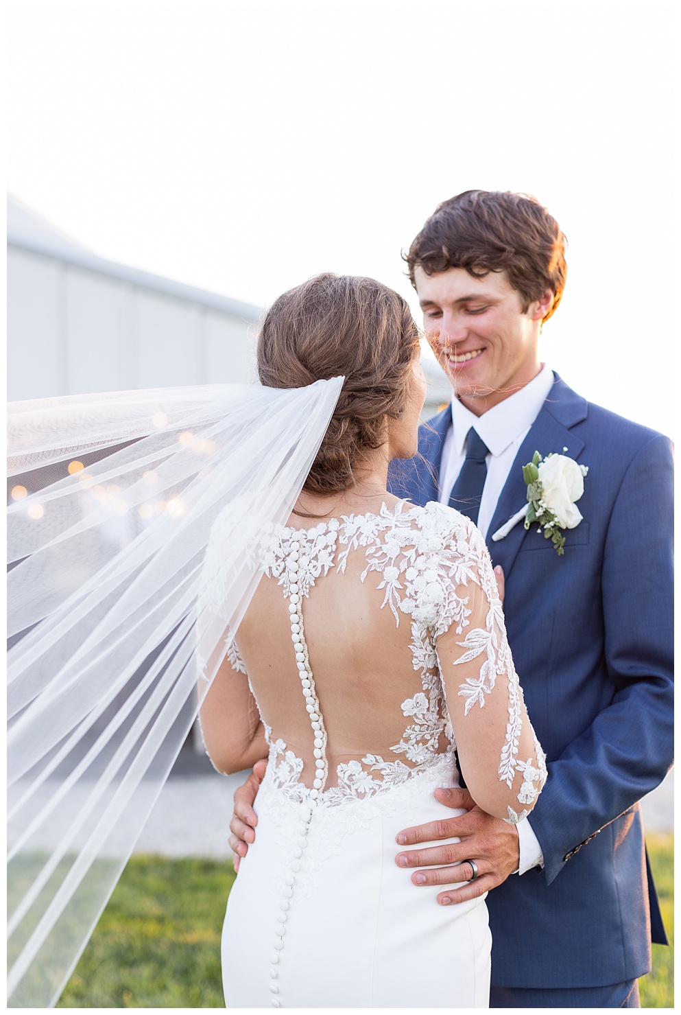 Wedding photos at the Daisy Farm in Jefferson City Missouri